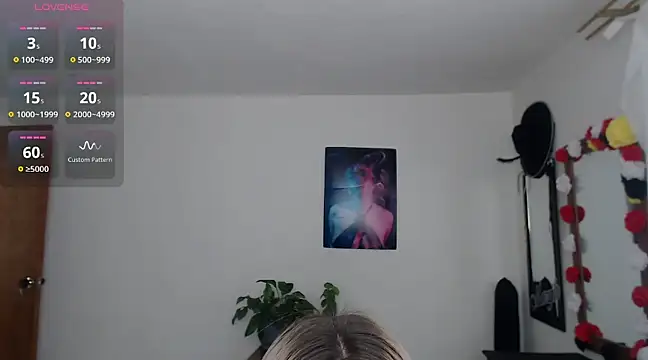 Snapshot of charlottezoe15 chatting on January 22, 6:10 pm charlottezoe15 online show from January 22, 6:10 pm