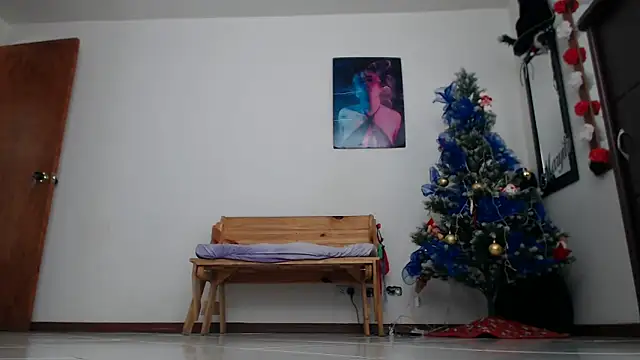 Snapshot of charlottezoe15 chatting on November 21, 6:06 pm charlottezoe15 online show from November 21, 6:06 pm