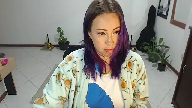 charlottezoe15 online show from May 22, 10:10 am