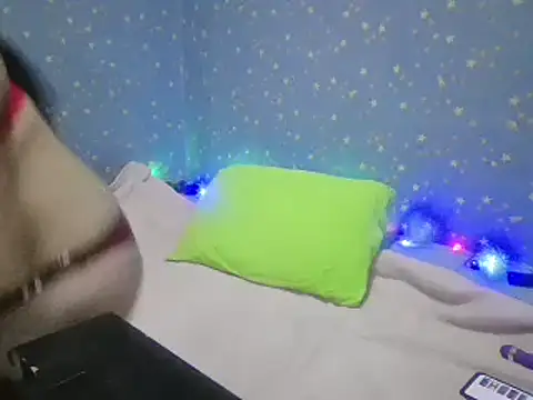 Snapshot of --Karina-- chatting on January 6, 2:58 pm --Karina-- online show from January 6, 2:58 pm