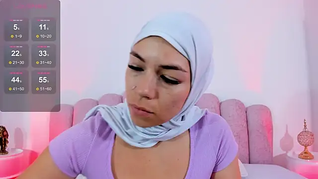 aisha vs online show from December 12, 12:12 pm
