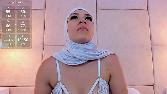 aisha vs online show from December 23, 12:08 pm