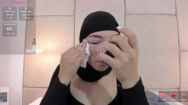 aisha vs online show from January 17, 12:21 pm