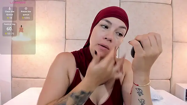 aisha vs online show from March 14, 12:21 pm