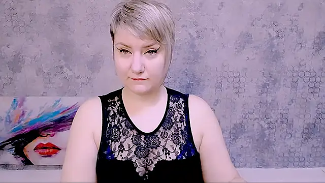 Snapshot of Djullia chatting on February 1, 6:10 am Djullia online show from February 1, 6:10 am