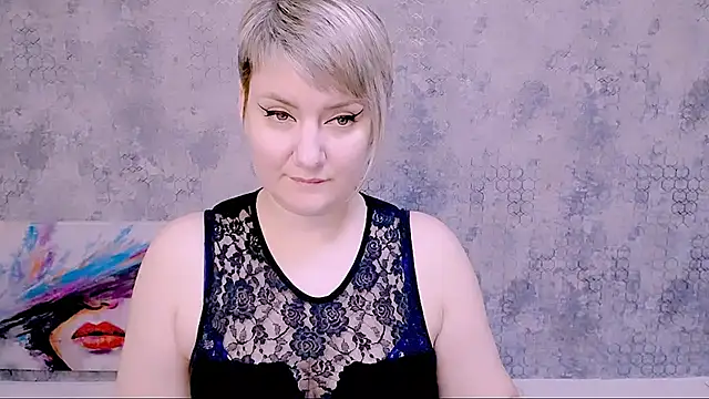 Snapshot of Djullia chatting on February 1, 9:11 am Djullia online show from February 1, 9:11 am