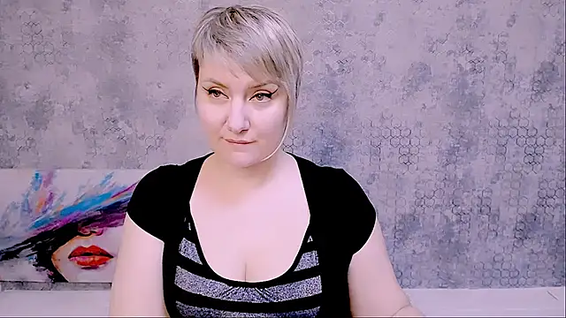Snapshot of Djullia chatting on February 7, 6:03 am Djullia online show from February 7, 6:03 am