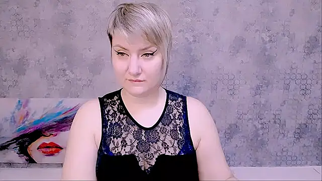 Snapshot of Djullia chatting on February 8, 6:12 am Djullia online show from February 8, 6:12 am
