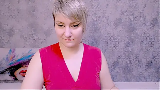 Snapshot of Djullia chatting on February 10, 9:14 am Djullia online show from February 10, 9:14 am