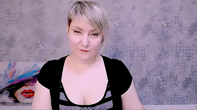 Snapshot of Djullia chatting on February 13, 12:21 pm Djullia online show from February 13, 12:21 pm