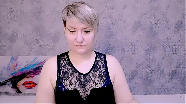 Snapshot of Djullia chatting on February 14, 6:12 am Djullia online show from February 14, 6:12 am