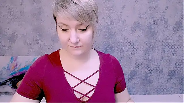 Snapshot of Djullia chatting on February 19, 1:06 pm Djullia online show from February 19, 1:06 pm