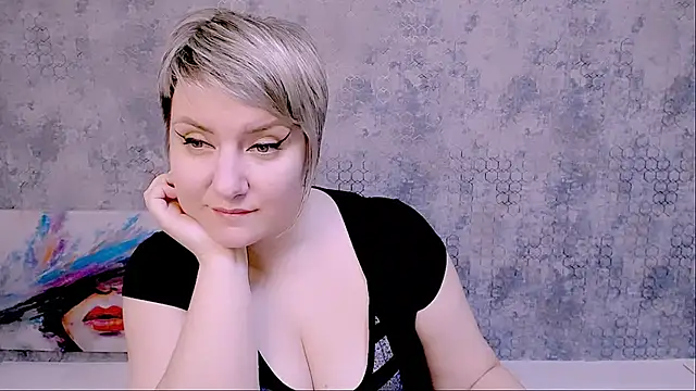 Snapshot of Djullia chatting on February 22, 3:25 pm Djullia online show from February 22, 3:25 pm