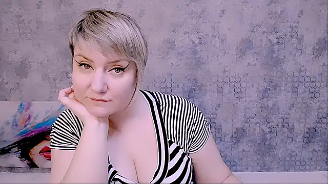 Snapshot of Djullia chatting on March 15, 12:24 pm Djullia online show from March 15, 12:24 pm