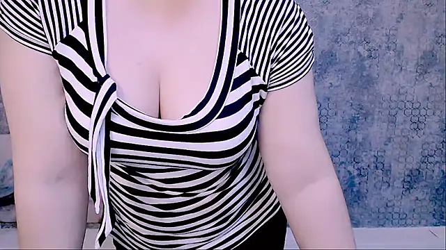 Snapshot of Djullia chatting on March 22, 12:14 pm Djullia online show from March 22, 12:14 pm