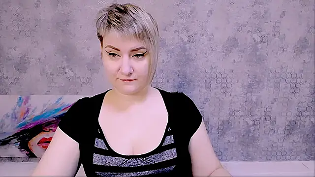 Snapshot of Djullia chatting on October 3, 5:15 am Djullia online show from October 3, 5:15 am