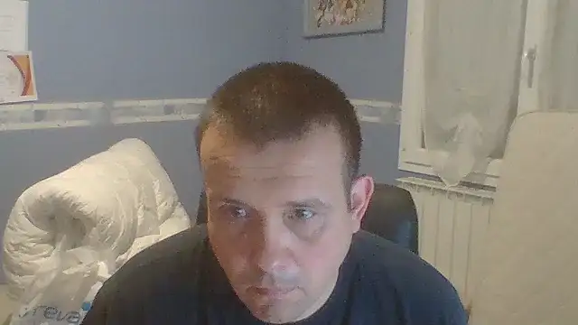 Snapshot of manubm03 chatting on November 13, 6:56 am manubm03 online show from November 13, 6:56 am