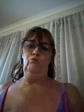 bellaau online show from January 12, 4:08 pm