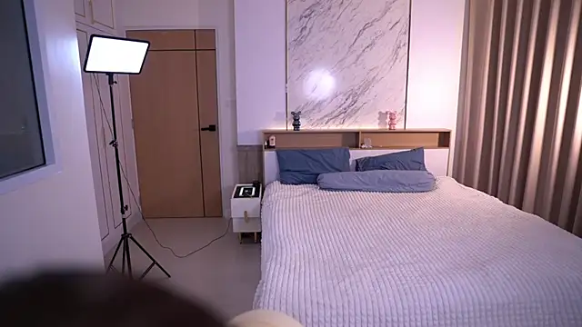 Cute Foxyxh online show from April 15, 1:12 am