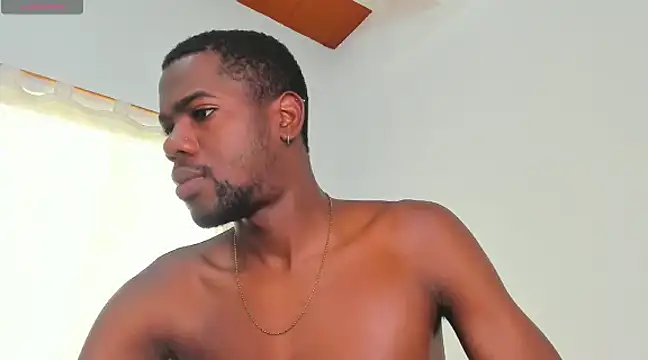 Snapshot of santi_brown chatting on March 4, 5:45 pm santi brown online show from March 4, 5:45 pm