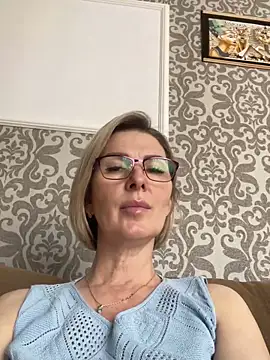 Snapshot of sensualEmilia chatting on June 11, 9:07 am sensualEmilia online show from June 11, 9:07 am