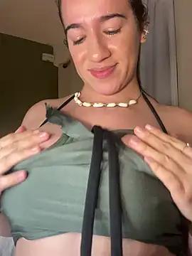 Snapshot of Antonellachic73 chatting on February 18, 3:21 am Antonellachic73 online show from February 18, 3:21 am