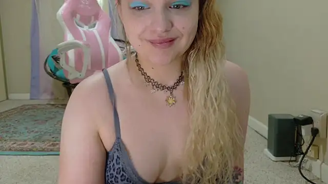 Emihaze online show from March 18, 5:38 pm