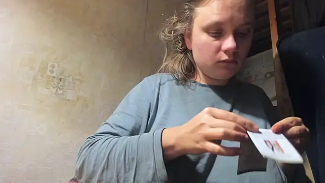 Snapshot of FrumCake chatting on January 23, 12:35 am FrumCake online show from January 23, 12:35 am