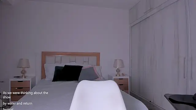 mia hank online show from December 20, 11:43 am
