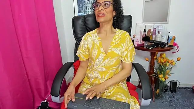 Snapshot of Aries_Mature chatting on February 1, 12:40 am Aries Mature online show from February 1, 12:40 am