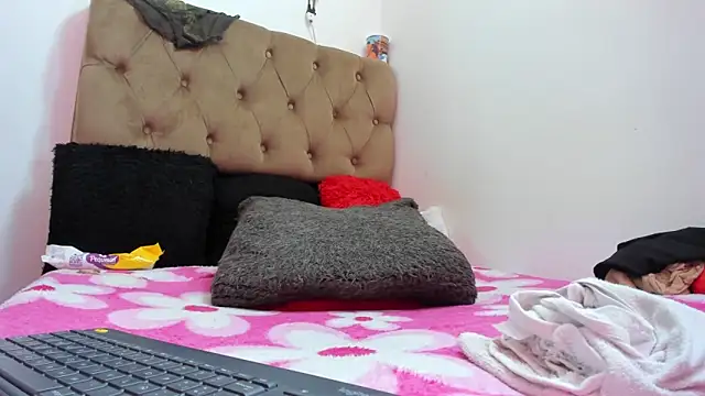 Snapshot of Aries_Mature chatting on February 25, 7:25 pm Aries Mature online show from February 25, 7:25 pm