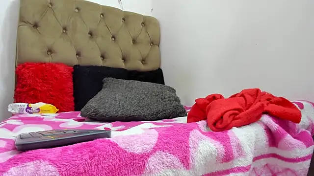 Snapshot of Aries_Mature chatting on March 9, 12:10 am Aries Mature online show from March 9, 12:10 am