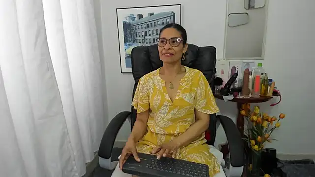 Snapshot of Aries_Mature chatting on March 22, 2:14 pm Aries Mature online show from March 22, 2:14 pm