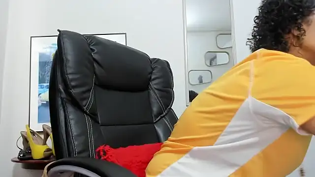 Snapshot of Aries_Mature chatting on November 30, 6:45 pm Aries Mature online show from November 30, 6:45 pm