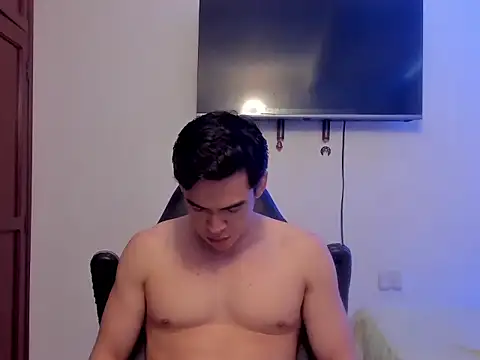Lucian Gomez  online show from October 20, 6:52 pm