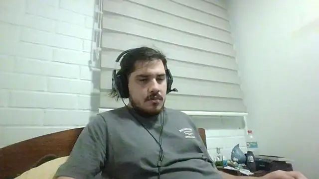 hung weeb online show from April 1, 3:18 am