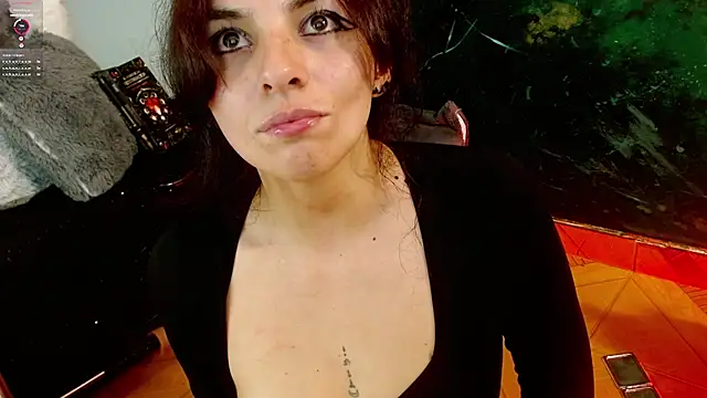 julieth sex1 online show from March 30, 12:39 pm