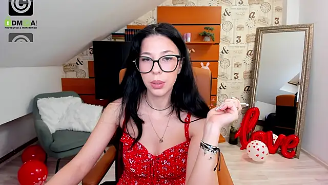 EmillyTaylor online show from February 26, 4:36 am