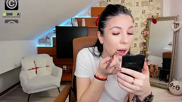 EmillyTaylor online show from February 17, 4:42 am