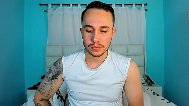 Snapshot of juan__jimenez chatting on November 15, 9:11 pm juan jimenez online show from November 15, 9:11 pm