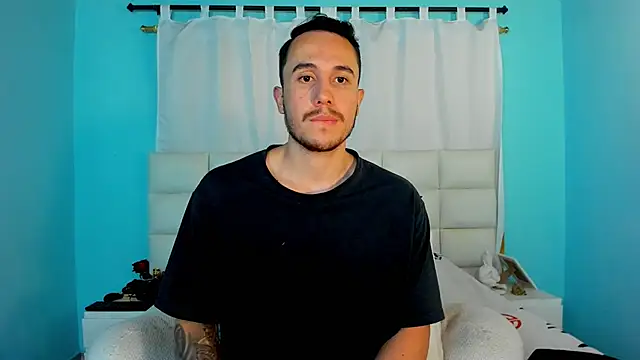 Snapshot of juan__jimenez chatting on November 20, 9:47 pm juan jimenez online show from November 20, 9:47 pm