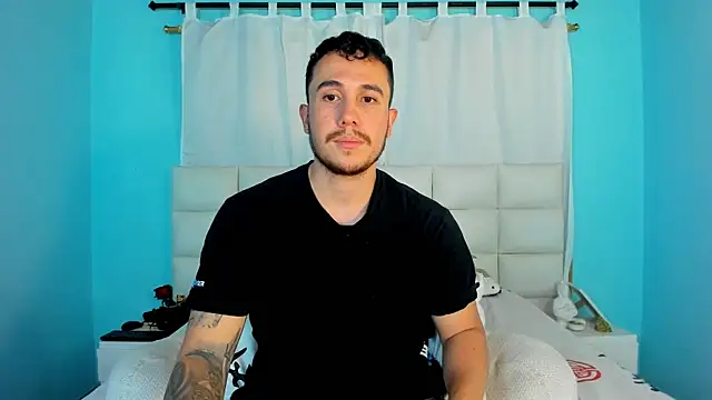 Snapshot of juan__jimenez chatting on November 24, 11:15 pm juan jimenez online show from November 24, 11:15 pm