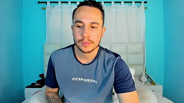 Snapshot of juan__jimenez chatting on November 25, 7:58 pm juan jimenez online show from November 25, 7:58 pm