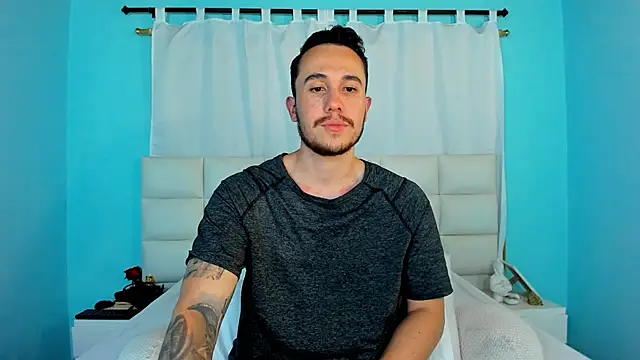 Snapshot of juan__jimenez chatting on December 1, 12:15 am juan jimenez online show from December 1, 12:15 am