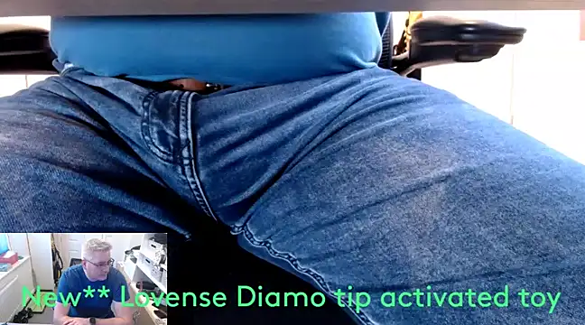 Snapshot of RicRockhard chatting on January 2, 1:08 pm RicRockhard online show from January 2, 1:08 pm