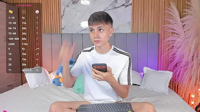 DustinLevine online show from April 2, 12:14 pm