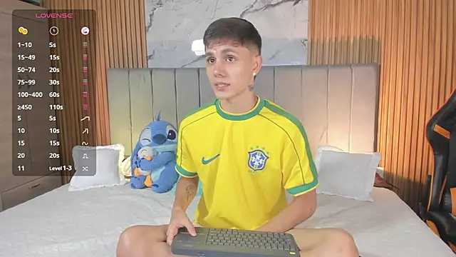 DustinLevine online show from April 22, 12:28 pm