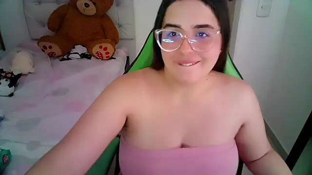 Snapshot of _alicia_z chatting on December 1, 5:57 pm alicia z online show from December 1, 5:57 pm