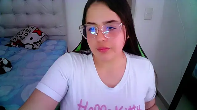 Snapshot of _alicia_z chatting on December 21, 6:02 pm alicia z online show from December 21, 6:02 pm