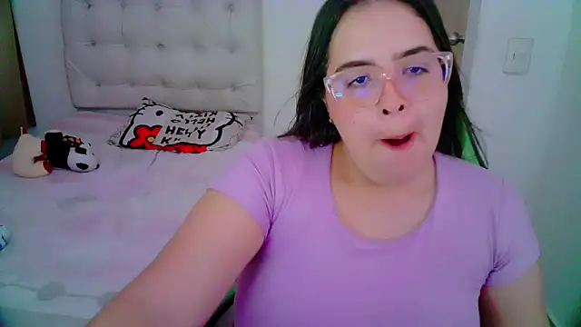 Snapshot of _alicia_z chatting on December 27, 8:39 pm alicia z online show from December 27, 8:39 pm